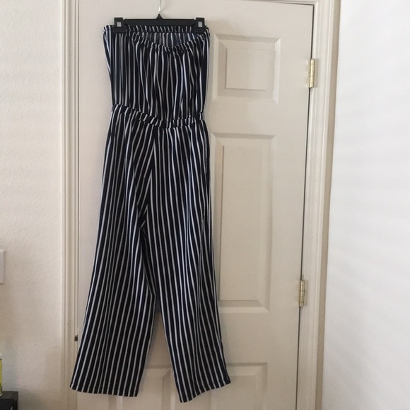 Beautiful navy blue and white pants suit romper - Picture 13 of 13